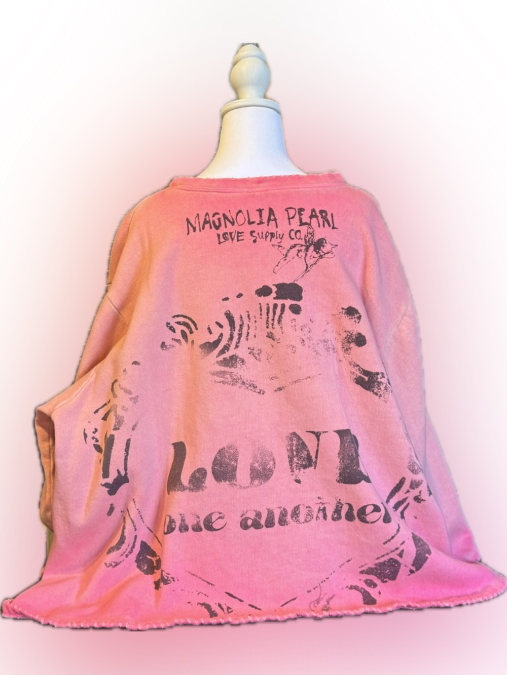Magnolia Pearl Love To All Hermosa Sweatshirt NWT - Picture 5 of 8